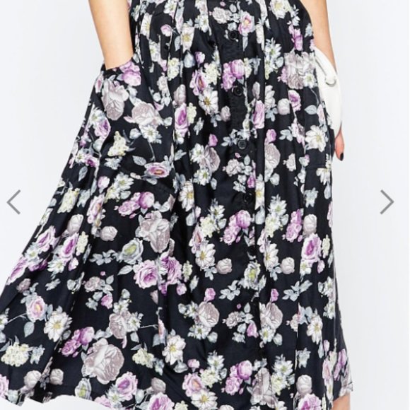 3/$50 Floral button-front midi maxi skirt by Yumi - Picture 2 of 5
